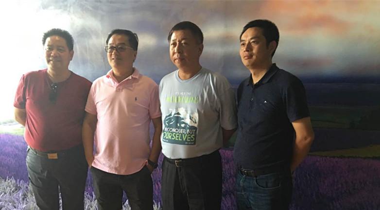 “中国采购商天山行活动” 对接共赢 助力脱贫——我公司总经理吴志广，副总经理徐斌参加活动并签约3项协议